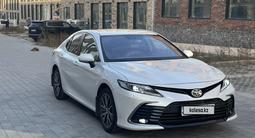 Toyota Camry 2021 года за 13 900 000 тг. в Алматы – фото 2