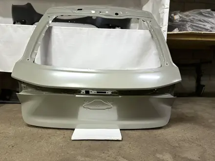 Крышка багажника Lexus RX за 700 000 тг. в Астана