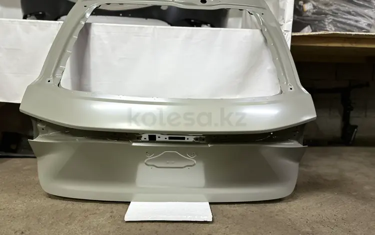Крышка багажника Lexus RX за 700 000 тг. в Астана
