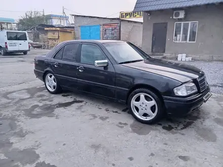 Mercedes-Benz C 180 1994 года за 1 650 000 тг. в Шымкент – фото 2