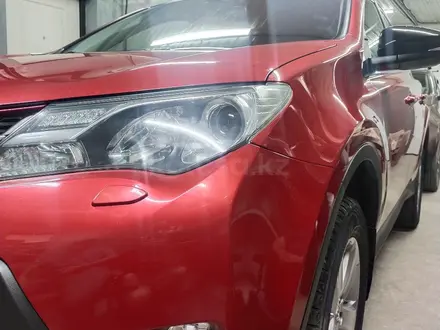 Toyota RAV4 2014 годаүшін9 600 000 тг. в Актобе – фото 2