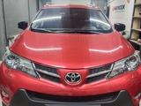 Toyota RAV4 2014 года за 9 600 000 тг. в Актобе
