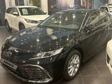 Toyota Camry 2023 года за 17 650 000 тг. в Алматы – фото 2