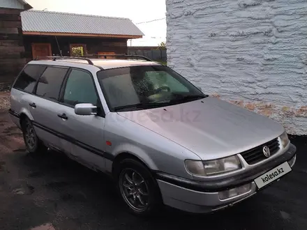 Volkswagen Passat 1995 года за 1 400 000 тг. в Петропавловск – фото 2