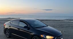 Hyundai Elantra 2017 года за 4 000 000 тг. в Уральск – фото 2