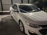 Chevrolet Malibu 2022 года за 10 500 000 тг. в Астана – фото 2