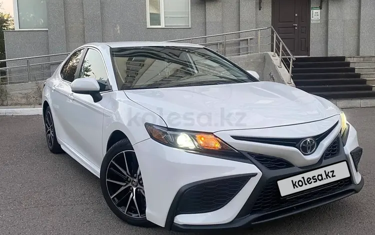 Toyota Camry 2021 годаfor13 500 000 тг. в Астана