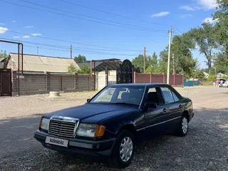 Mercedes-Benz E 230