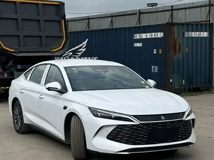 BYD Qin L DM-i Leading 2025 года за 10 500 000 тг. в Алматы