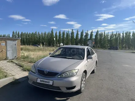 Toyota Camry 2004 года за 3 300 000 тг. в Усть-Каменогорск – фото 2