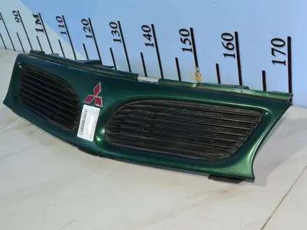 Решетка радиатора Mitsubishi Carisma за 20 000 тг. в Тараз – фото 2