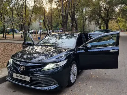 Toyota Camry 2018 года за 15 000 000 тг. в Алматы – фото 8