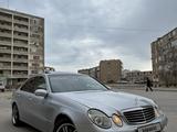 Mercedes-Benz E 320 2003 года за 4 500 000 тг. в Актау – фото 2