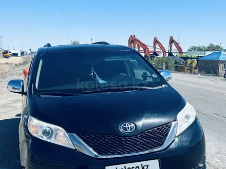 Toyota Sienna 2010 года за 10 000 000 тг. в Атырау – фото 3