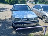 Volkswagen Vento 1993 года за 1 900 000 тг. в Семей – фото 4