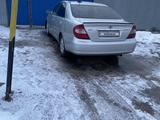 Toyota Camry 2003 года за 2 900 000 тг. в Уральск – фото 3