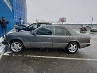 Mercedes-Benz E 260 1990 годаfor2 200 000 тг. в Усть-Каменогорск