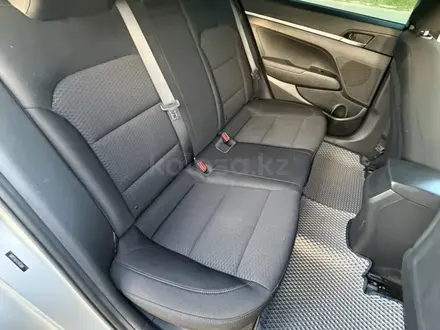 Hyundai Elantra 2019 года за 4 500 000 тг. в Уральск – фото 11