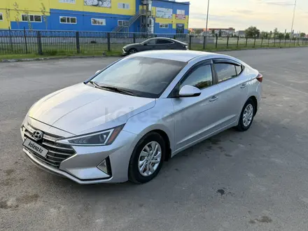 Hyundai Elantra 2019 года за 4 500 000 тг. в Уральск