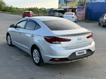 Hyundai Elantra 2019 года за 4 500 000 тг. в Уральск – фото 6