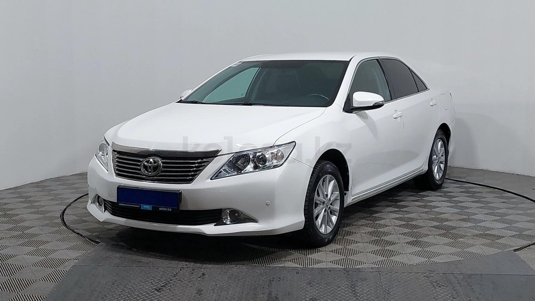 Toyota Camry 2013 г.