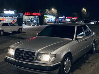 Mercedes-Benz E 230