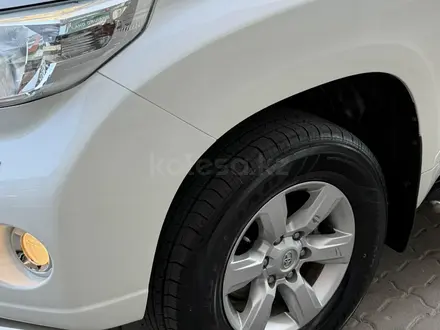Toyota Land Cruiser Prado 2015 года за 17 200 000 тг. в Актобе – фото 11