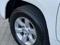Toyota Land Cruiser Prado 2015 года за 17 200 000 тг. в Актобе – фото 9