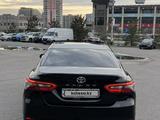Toyota Camry 2023 года за 18 500 000 тг. в Алматы – фото 3