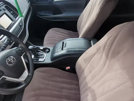Toyota Highlander 2017 года за 11 500 000 тг. в Атырау – фото 8