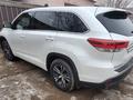 Toyota Highlander 2017 года за 11 500 000 тг. в Атырау