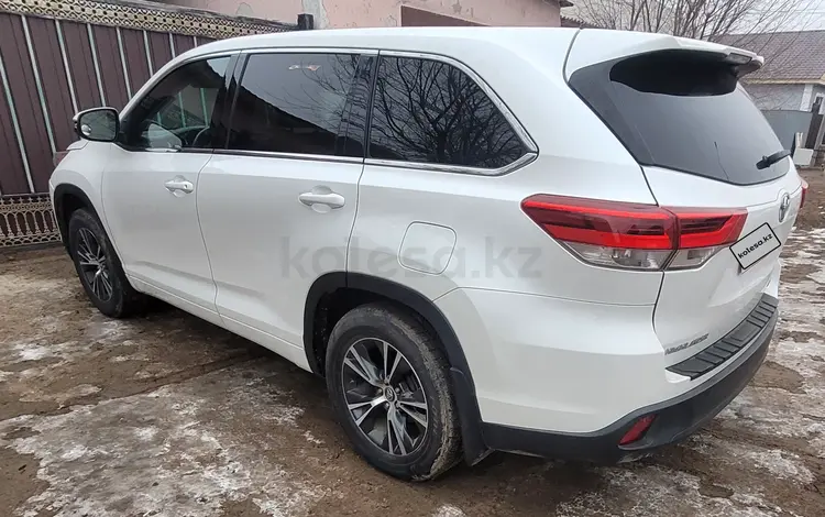 Toyota Highlander 2017 года за 11 500 000 тг. в Атырау