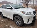 Toyota Highlander 2017 года за 11 500 000 тг. в Атырау – фото 3