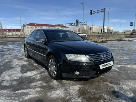 Volkswagen Phaeton 2002 года за 4 200 000 тг. в Актобе – фото 2