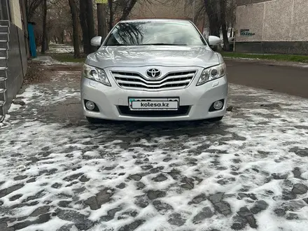 Toyota Camry 2010 года за 8 300 000 тг. в Алматы