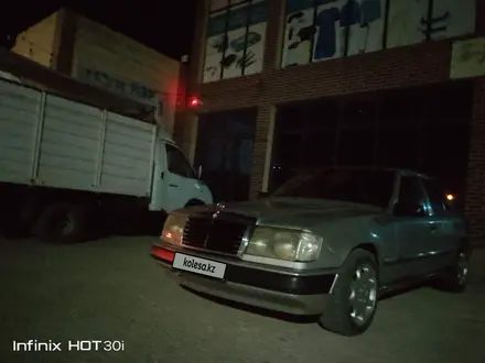 Mercedes-Benz E 230 1988 года за 550 000 тг. в Шымкент