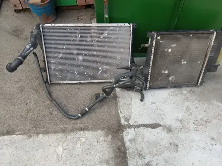 Радиатор основной БМВ Е46 за 1 000 тг. в Алматы