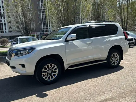 Toyota Land Cruiser Prado 2017 года за 21 200 000 тг. в Караганда – фото 2
