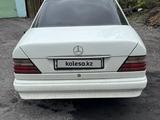 Mercedes-Benz E 200 1993 года за 1 900 000 тг. в Караганда – фото 5