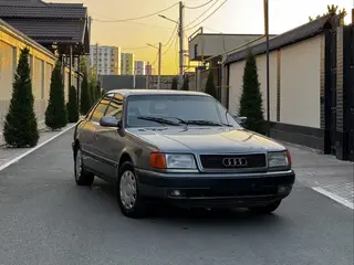 Audi 100