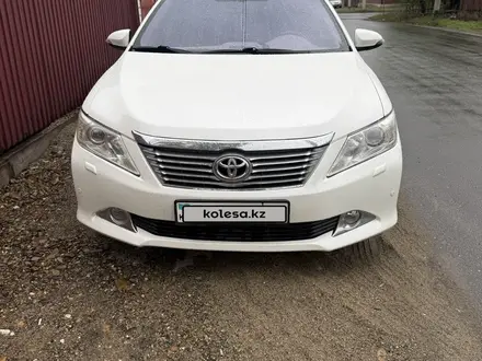 Toyota Camry 2012 года за 9 000 000 тг. в Семей – фото 2