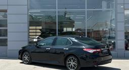 Toyota Camry Luxe 2022 года за 18 000 000 тг. в Шымкент – фото 2