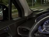 Hyundai Santa Fe 2018 годаүшін11 000 000 тг. в Астана – фото 5