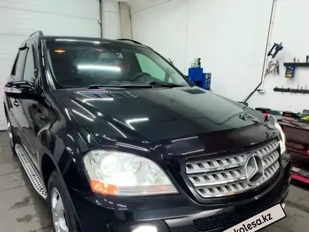 Mercedes-Benz ML 350 2006 года за 7 800 000 тг. в Караганда – фото 2