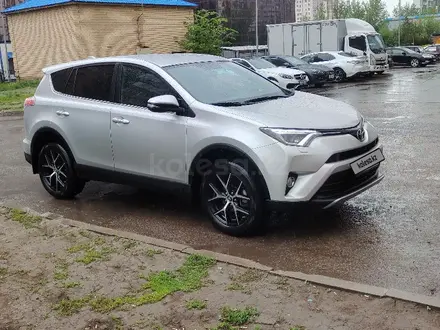 Toyota RAV4 2017 года за 11 800 000 тг. в Астана – фото 12