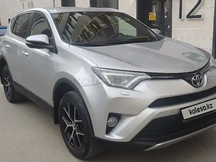 Toyota RAV4 2017 года за 11 800 000 тг. в Астана