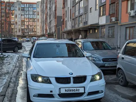 BMW 320 2008 года за 3 200 000 тг. в Алматы