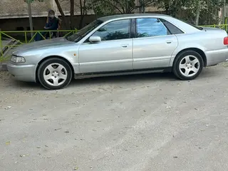 Audi A8, 1998