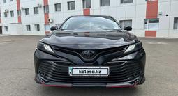 Toyota Camry 2020 года за 15 100 000 тг. в Астана