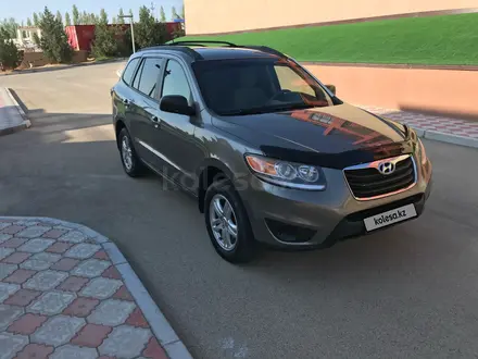 Hyundai Santa Fe 2012 года за 9 500 000 тг. в Актау – фото 2